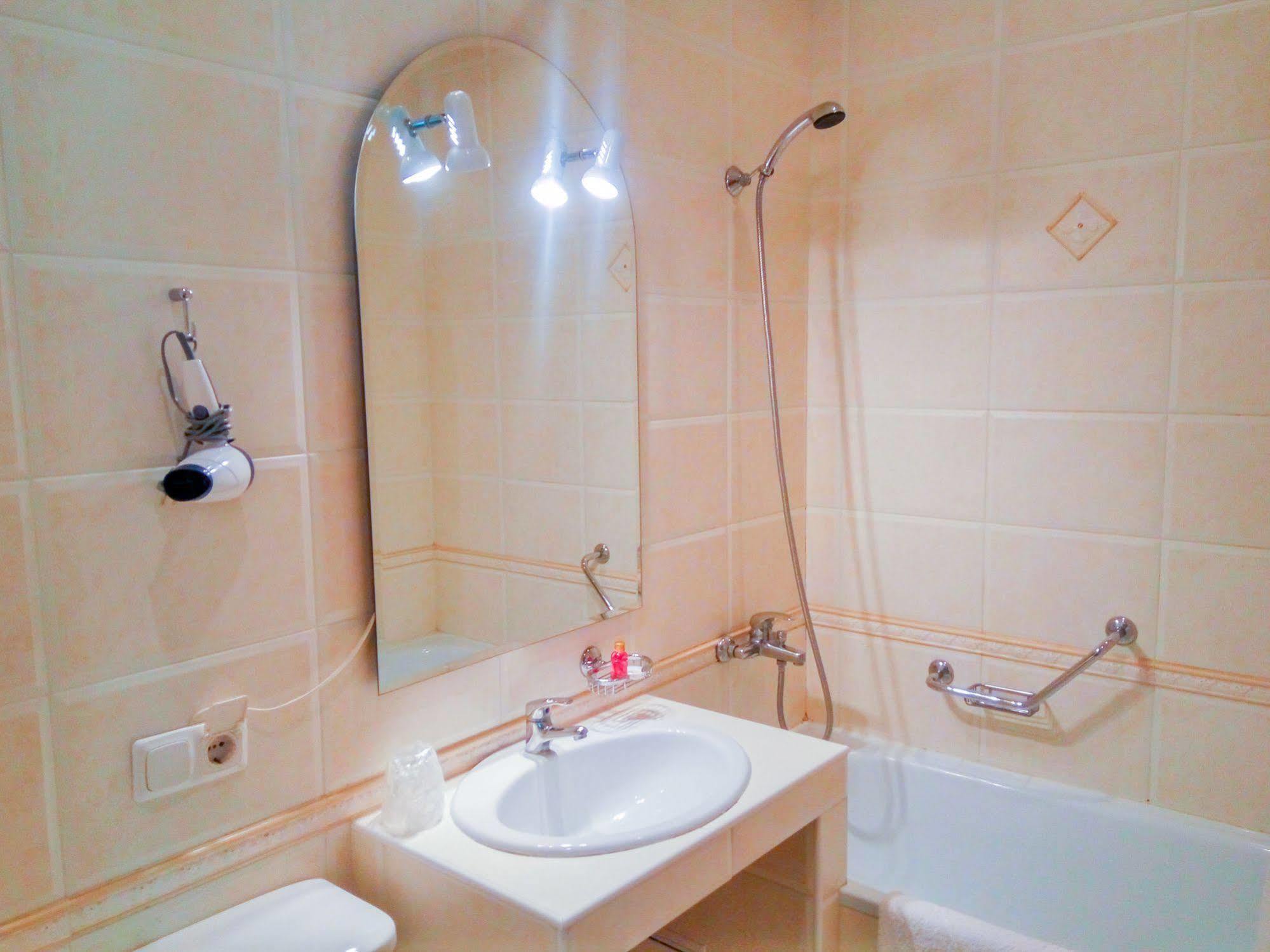 Fortuna Hotel Kisinyov Kültér fotó