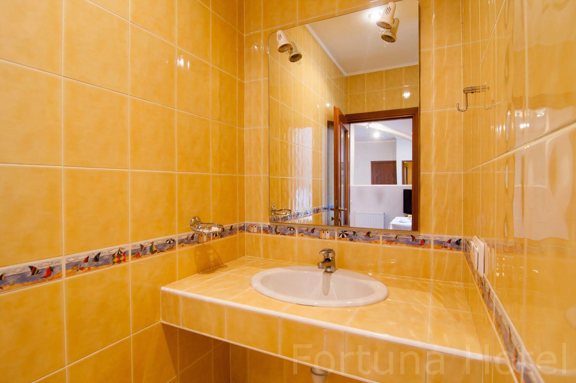 Fortuna Hotel Kisinyov Kültér fotó