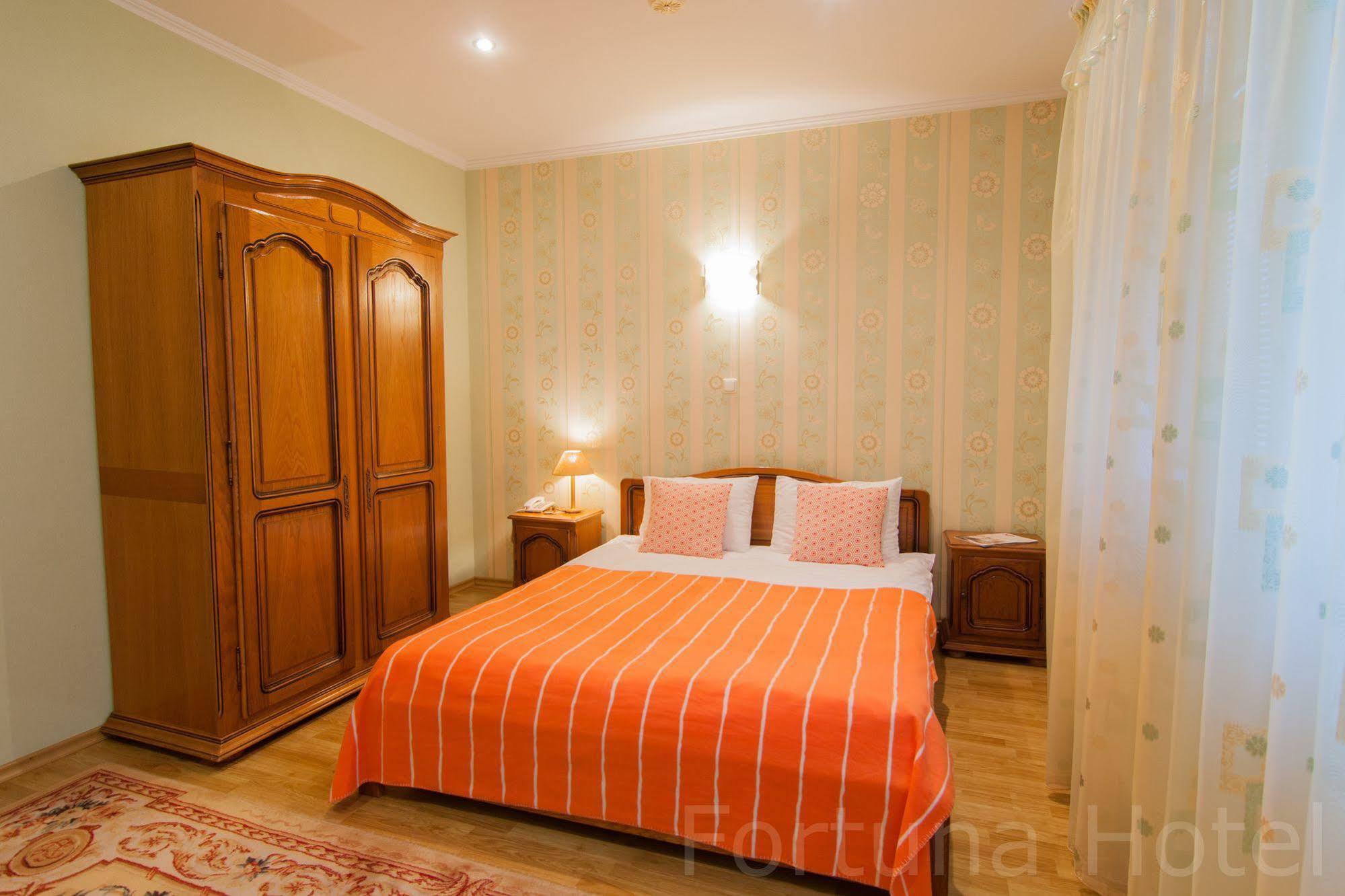 Fortuna Hotel Kisinyov Kültér fotó