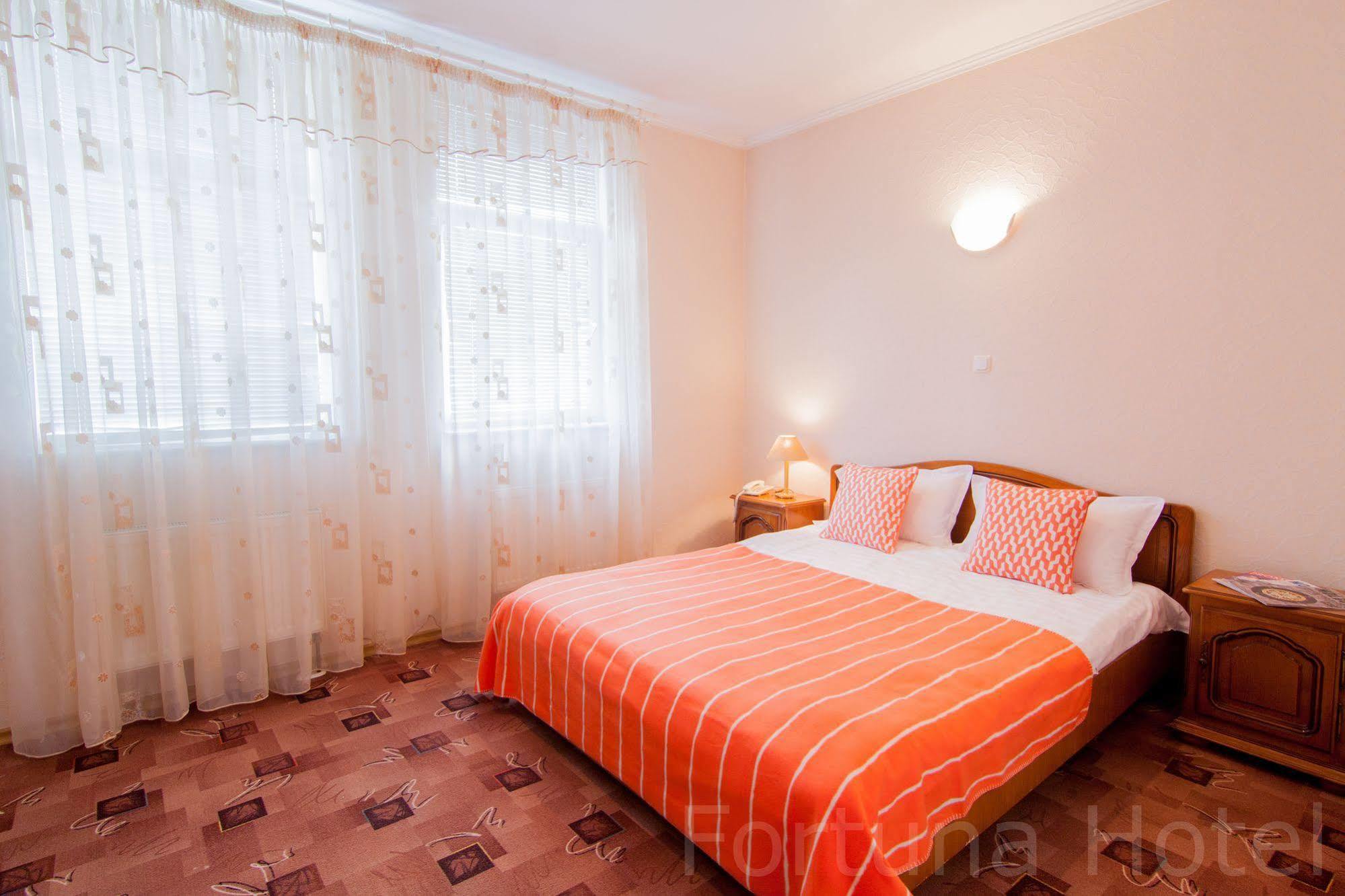Fortuna Hotel Kisinyov Kültér fotó