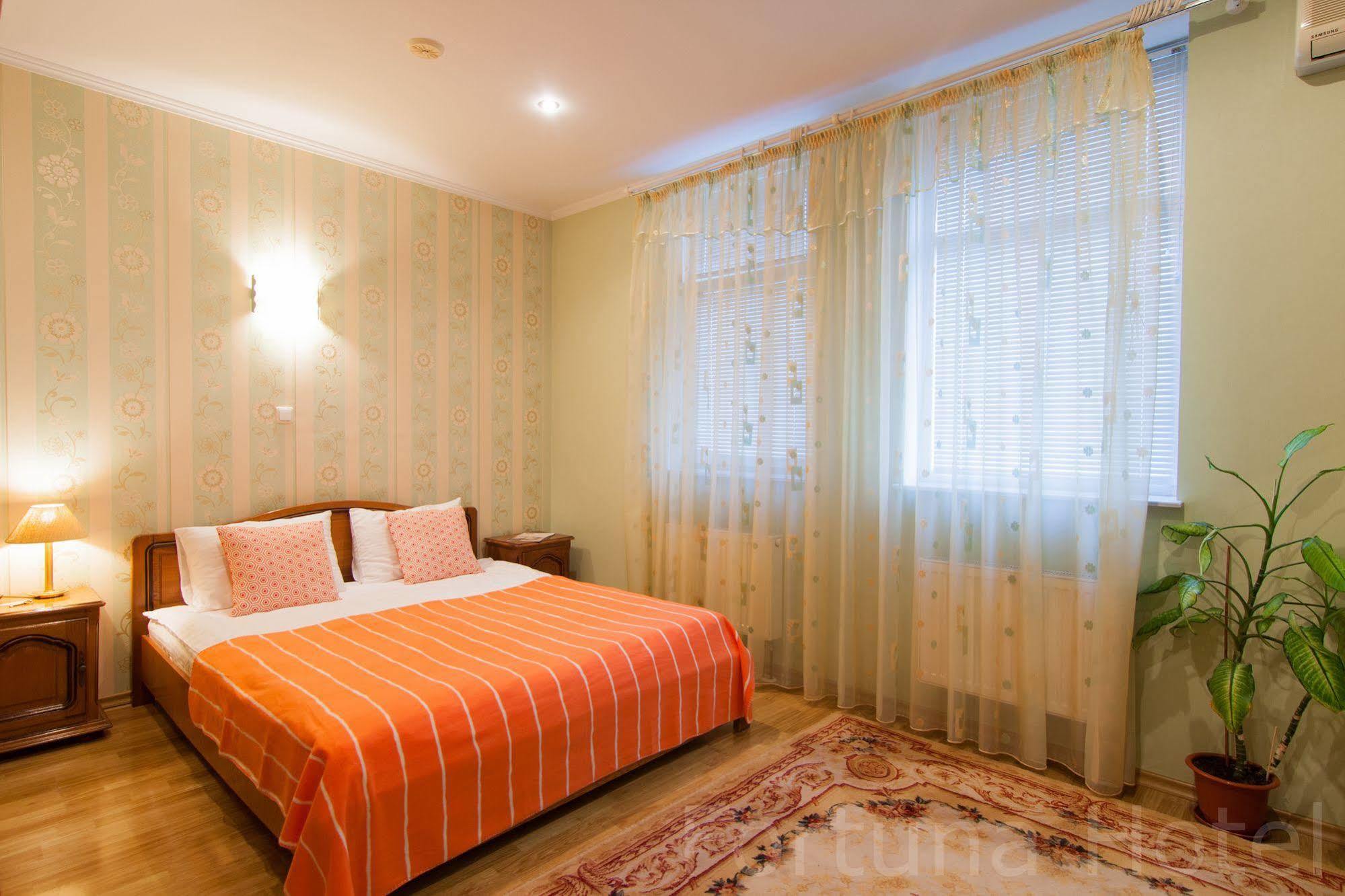 Fortuna Hotel Kisinyov Kültér fotó