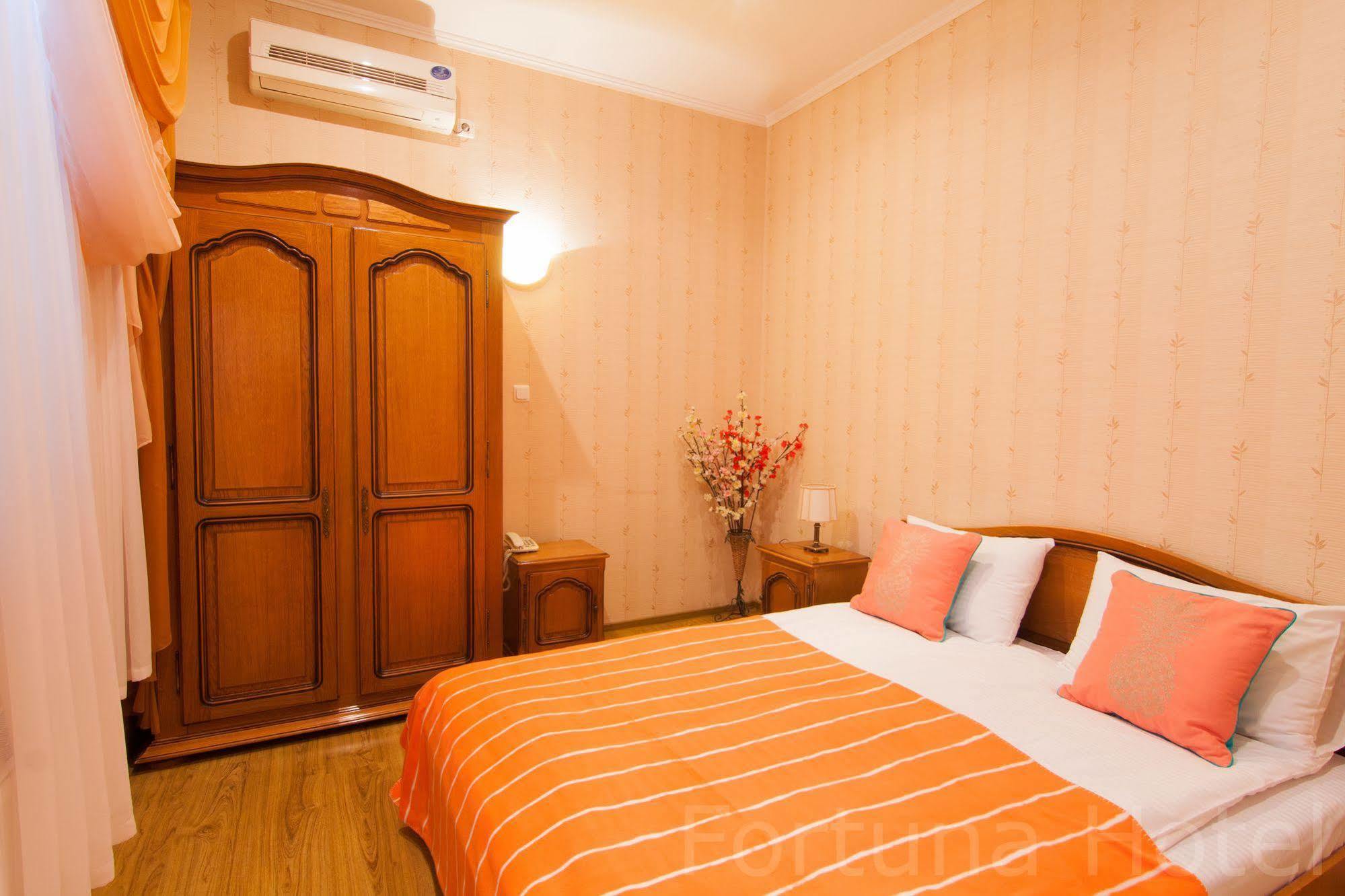 Fortuna Hotel Kisinyov Kültér fotó